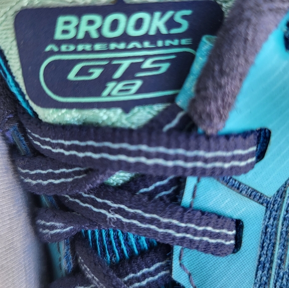 2A Brooks Adrenaline 18 Athletic Run Shoe Sneaker Blue White Women 9.5 Narrow - Picture 5 of 10